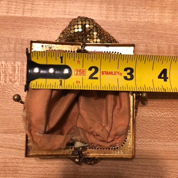 Vintage Gold Change Purse - Picture 8 of 8